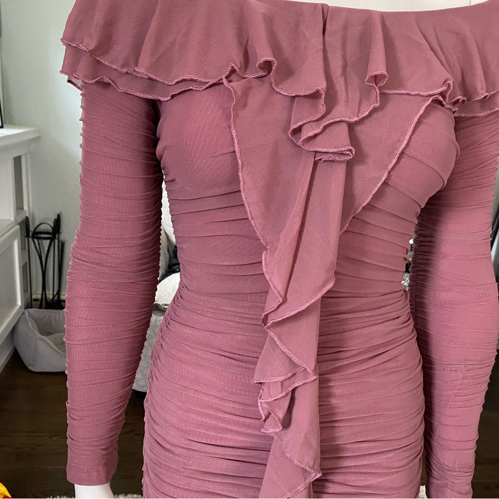 Salty | NWOT’s burgundy ruched layered off the shoulder Y2K bohemian mini dress - Picture 6 of 6